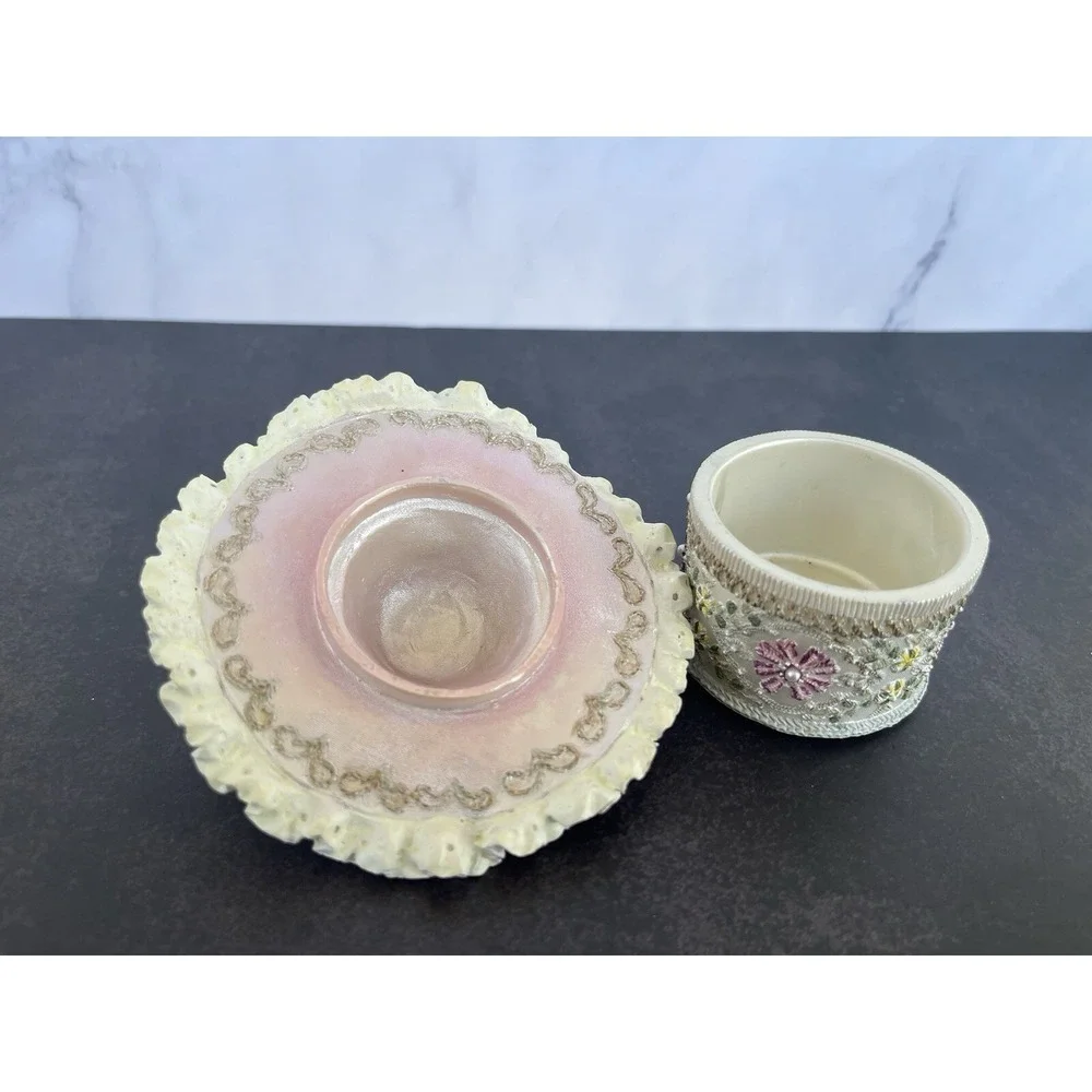 Nostalgia Miniature Hat Box Used For Rings Or Trinkets